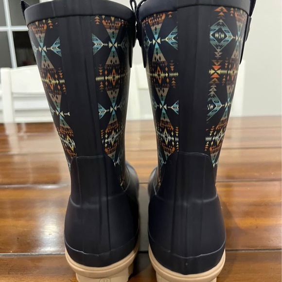 Pendleton Geometric Patterned Boots - Black and Blue - Picture 3 of 5